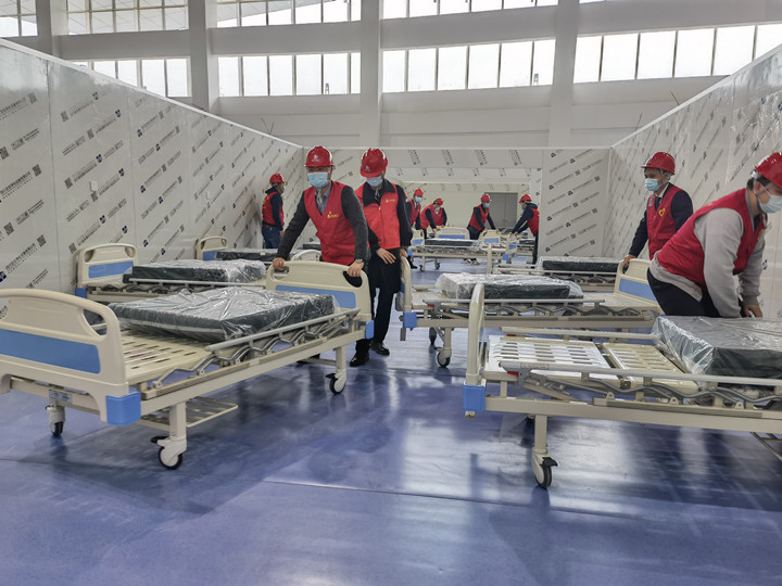 1650442343994845.jpg 突擊隊員搬運物資_副本.jpg