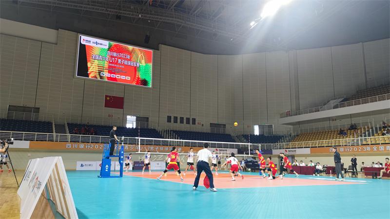 1684741875963541.jpg 圖1 重慶育才對(duì)陣湖北青年比賽現(xiàn)場(chǎng).jpg